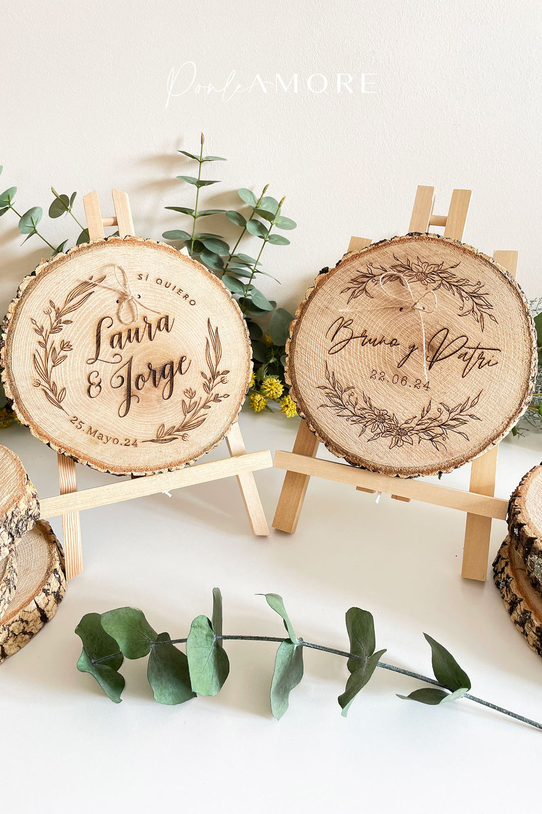 Rodajas de madera natural para grabar con logo para boda, bautizo